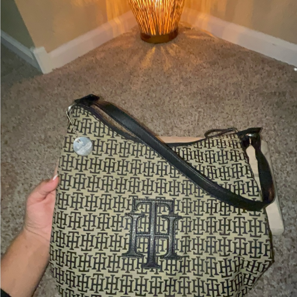 Tommy Hilfiger Blue Bag with Red Label - Picture 7 of 7